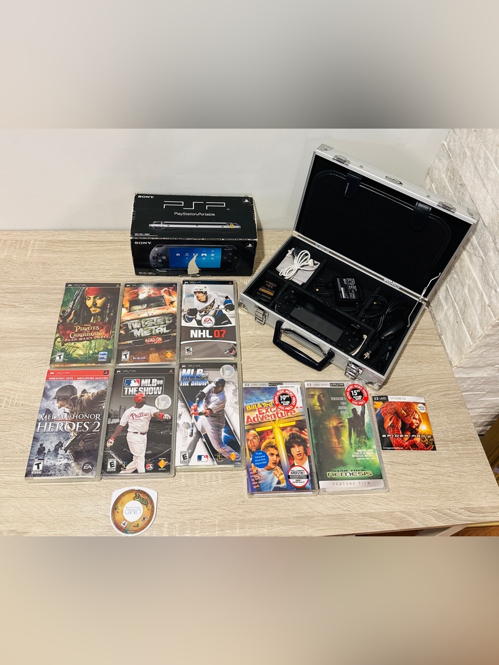 Sony PlayStation Portable PSP-1001 Black Console CIB Bundle + 7 Games + Case